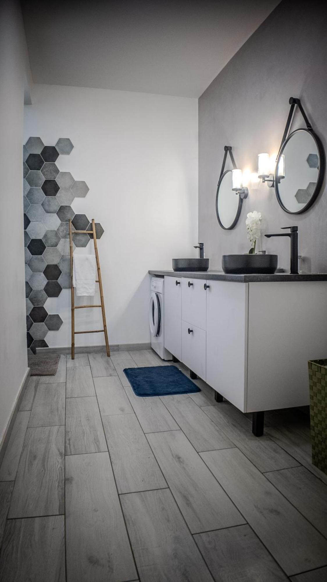 Les 3 Sables, Capucin Apartment L'Etang-Sale Luaran gambar